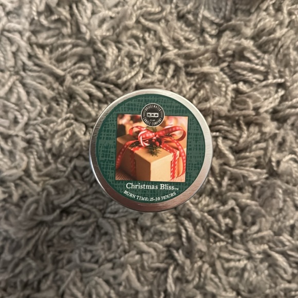 Bundle Handmade crochet Snowman scarf and Bridgewater Candle Company - Picture 3 of 4